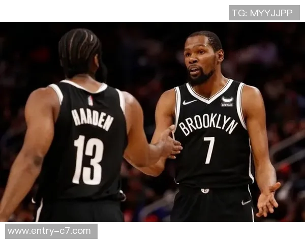 杜兰特回顾韦德与哈登的篮球风格与冠军之路的独特见解 杜兰特回顾韦德与哈登的篮球风格与冠军之路的独特见解