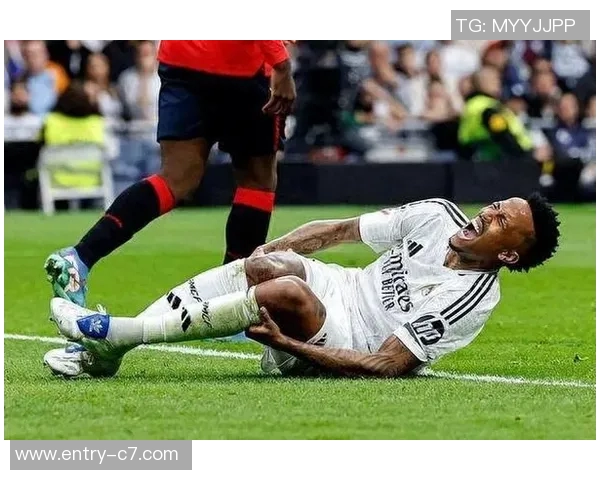 姆巴佩积极参与皇马训练米利唐阿诺德等球员缺席情况引关注