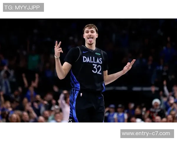 克尼佩尔本赛季单场20表现卓越领跑新秀榜弗拉格紧随其后展现潜力