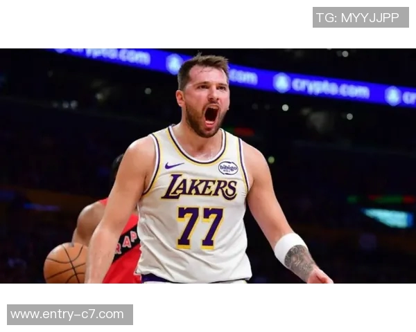 杰伦布朗引领绿军逆袭表现超东契奇应当入选一阵